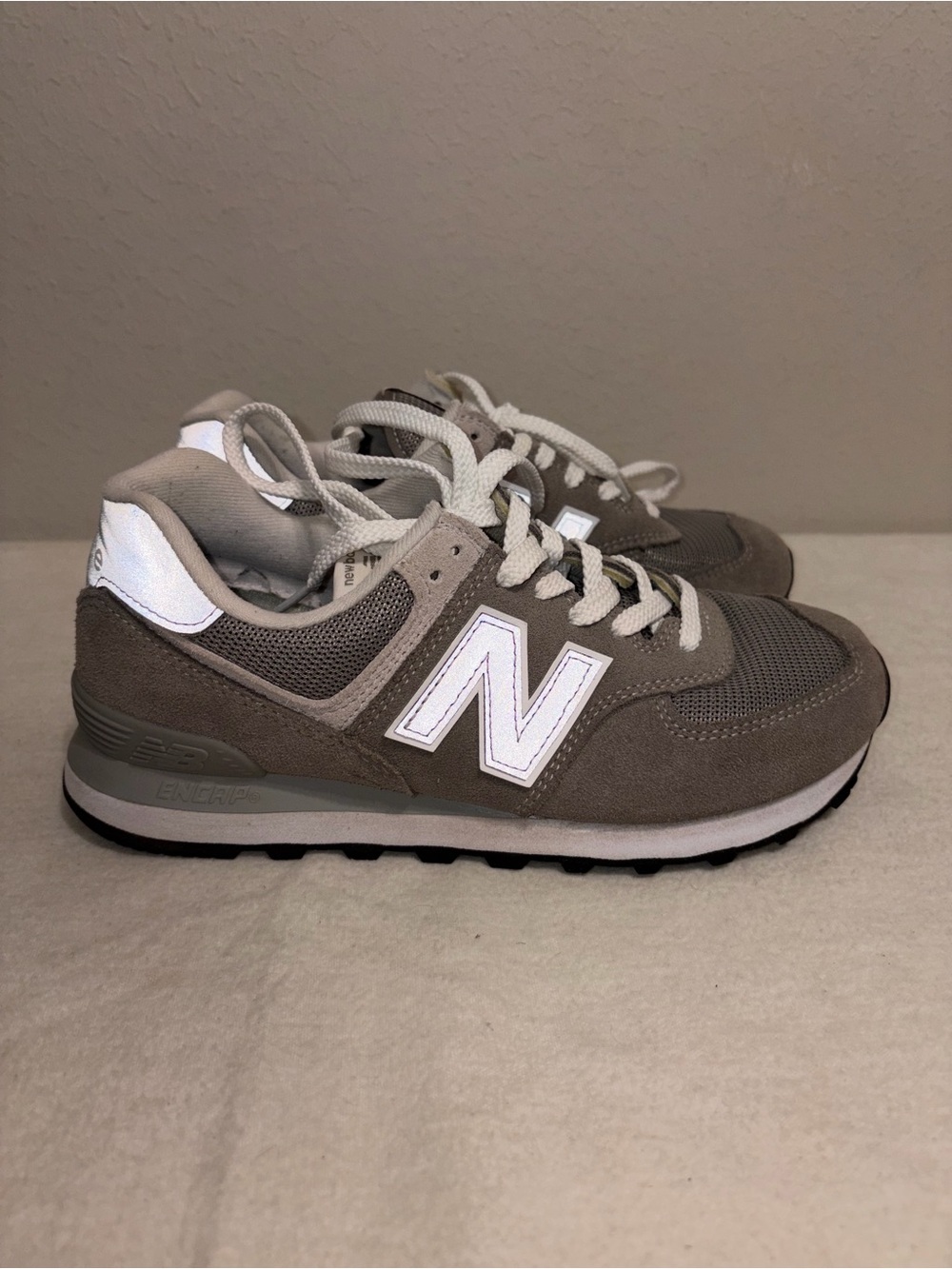 New Balance Women's 574 Shoes Gray Sneakers Size 8 - Picture 1 of 7